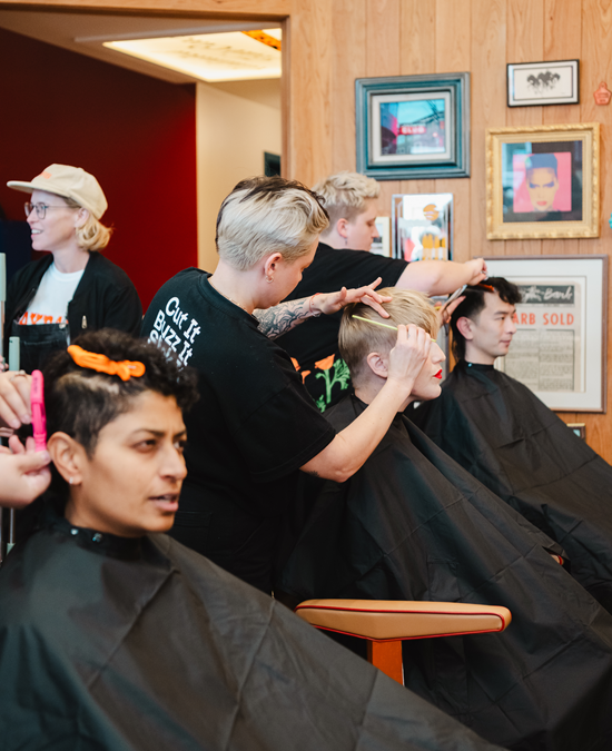 The Barb Shop: Construyendo comunidad a través de cortes de cabello y helado suave