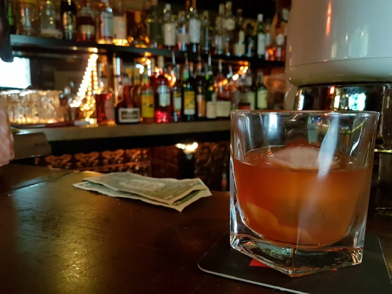 Rock Bar Cocktails 768x576